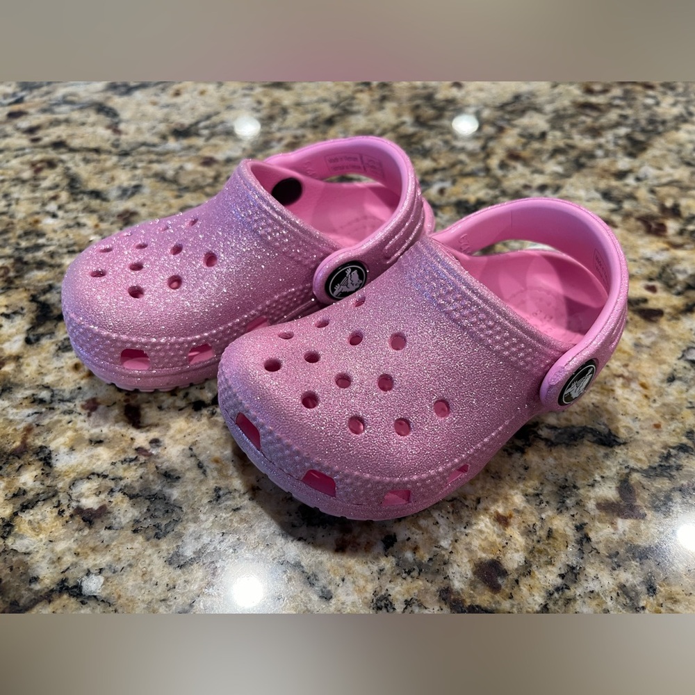 CROCS- kids Pink Glitter Clogs